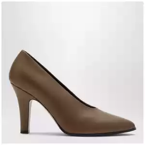 The Row Prudens Fawn coloured décolleté