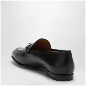 GUCCI Black leather Jordaan loafer