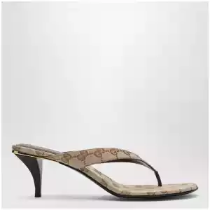 GUCCI Vittoria flip-flops in beige sand GG canvas