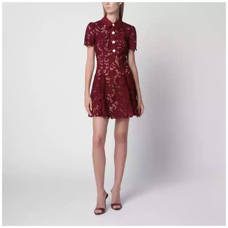 PF26-111SAPL_T_SELF-BU.a Self-Portrait Lace mini dress with floral buttons in burgundy