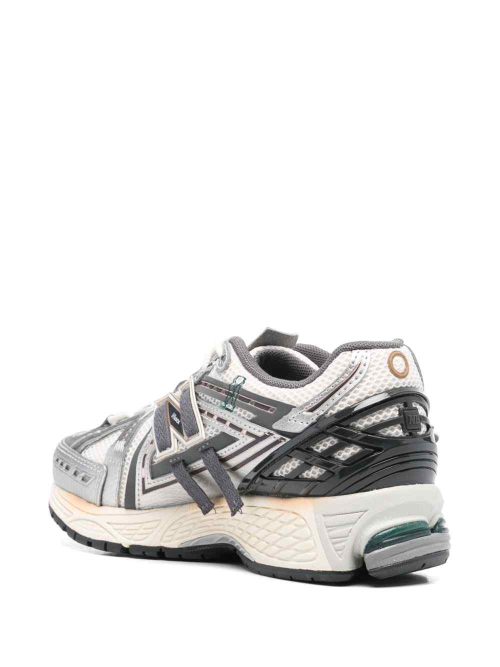 NEW BALANCE Sneakers SILVER
