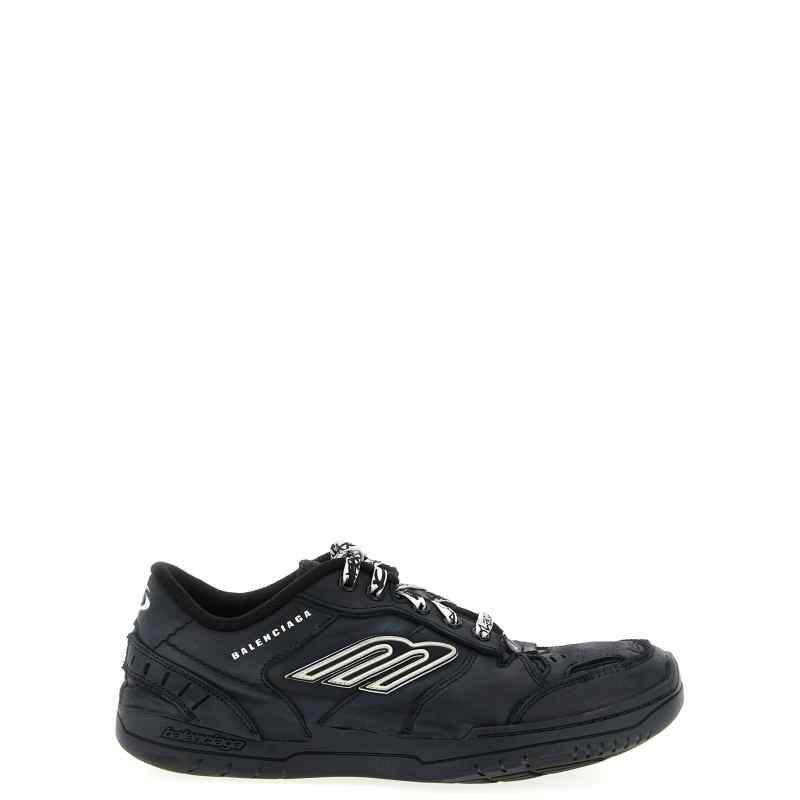 841765WCURB1000_01_M_2025-10-06T11-18-52.525Z Balenciaga Hamptons Worn-out Sneakers
